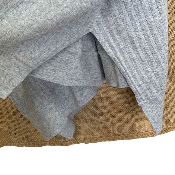 CAbi #5451 Watson Pullover Short Sleeve V-Neck Relaxed Sweater Gray Size XS - Picture 4 of 9